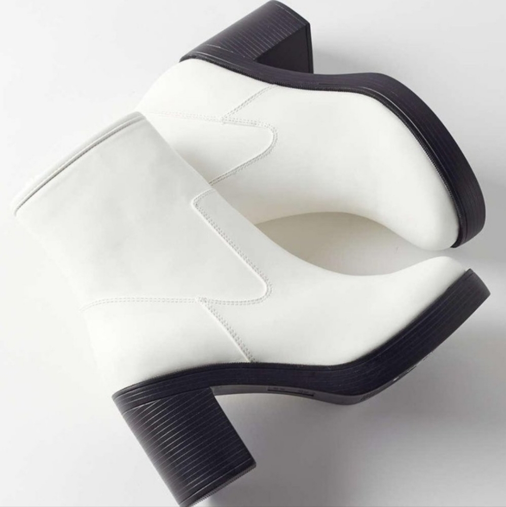 Urban Outfitters Gwen Chelsea platform boots